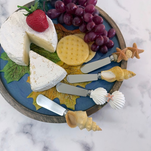 4pcs Hand Painted Resin Handle with Stainless Steel Blade Cheese Spreader But - Picture 2 of 2